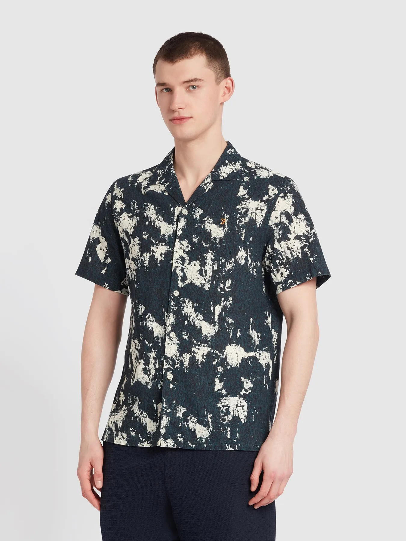 Gabrielle Digital Print Short Sleeve Shirt In True Navy