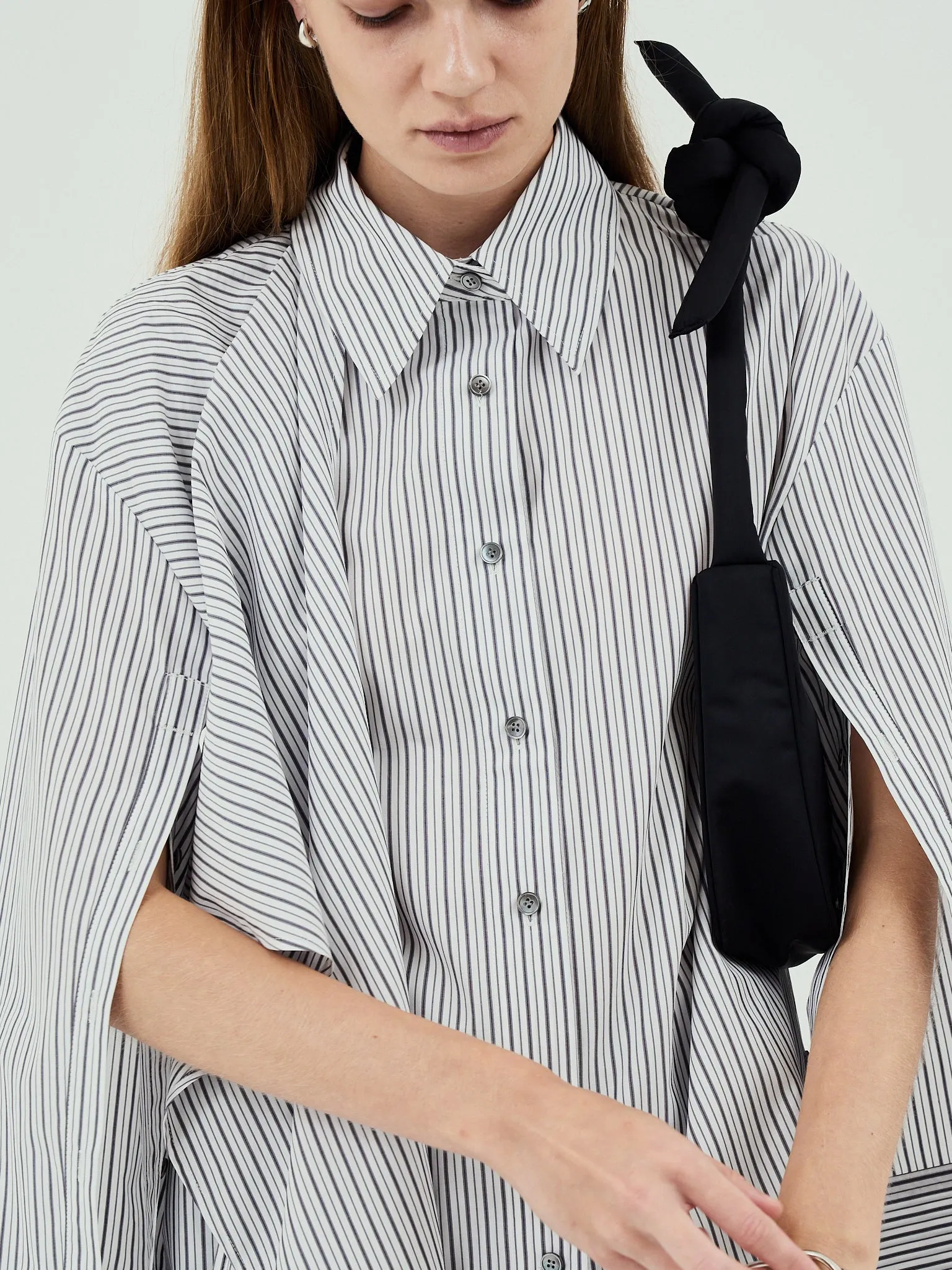 GOEN.J Self-tie knotted-detail striped cotton shirt - Striped