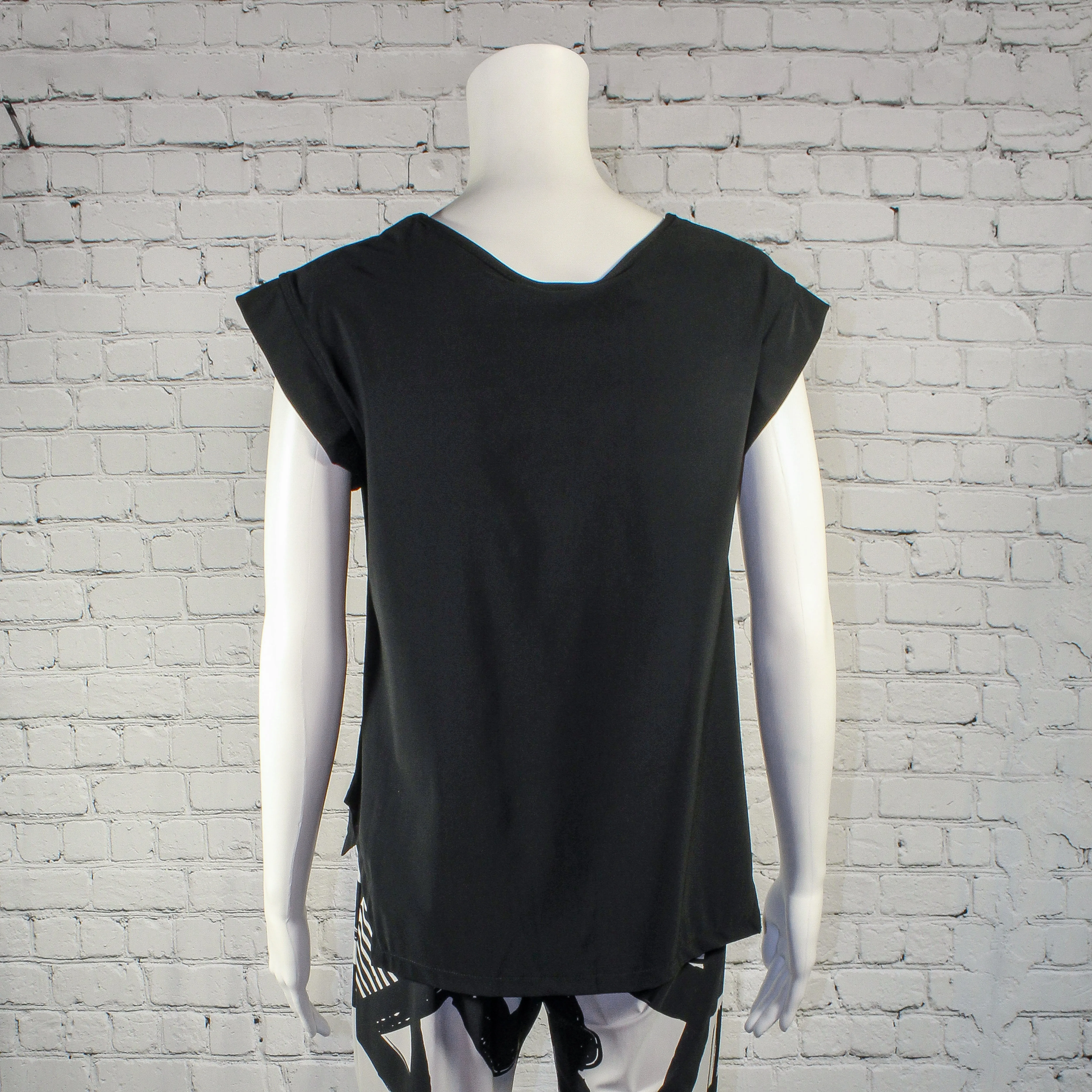 NEW! Metier Top in Black by Porto